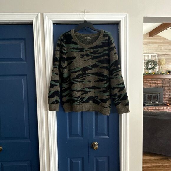 Barefoot Dreams CozyChic Camo Pullover Crewneck Sweater Size XL - Picture 3 of 7